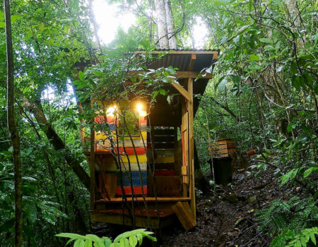 Toilettes sèches, Location de cabanes perchées dans les arbres, ecolodges, Deshaies, Guadeloupe.